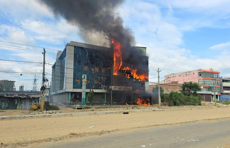 Nepal towns under curfew after sectarian violence kills three