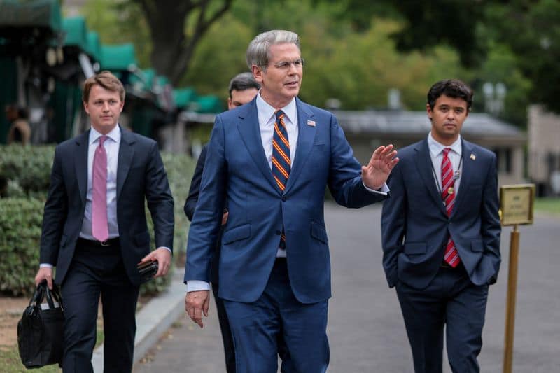 US Treasury Secretary Scott Bessent's notepad shows contemplation of $5-10 billion yen purchase