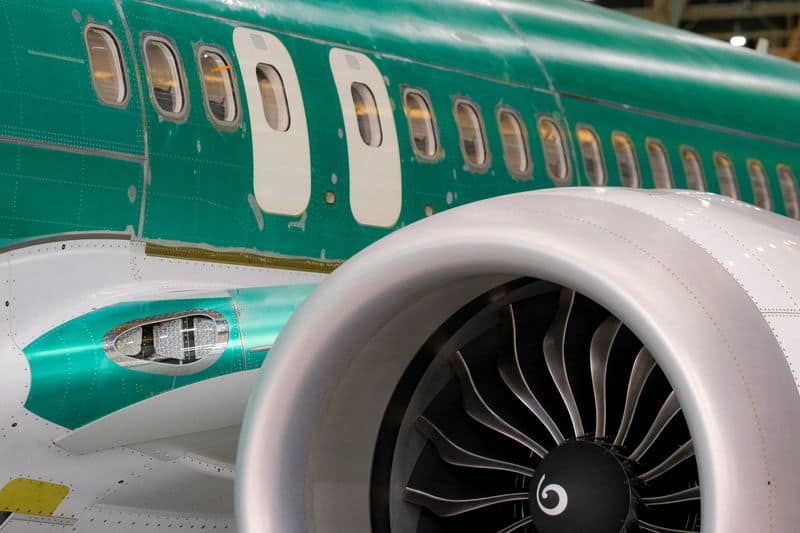 Planemakers, Repair Shops Conserve Aircraft Windows Amid Supply Shortages