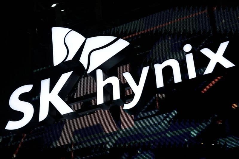 SK Hynix and union resume bonus pay talks