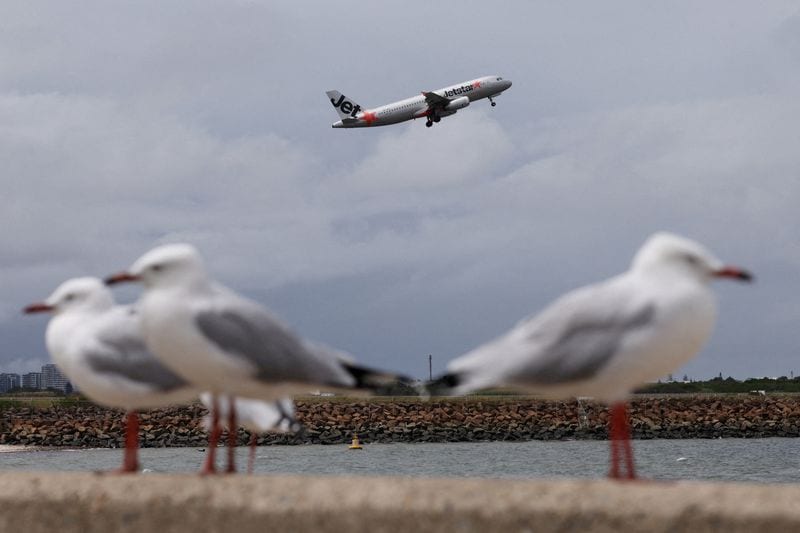 Jetstar to charge up to $52 for overhead baggage