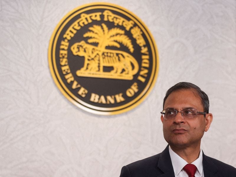 India's central bank holds rates, balancing growth with inflation concerns