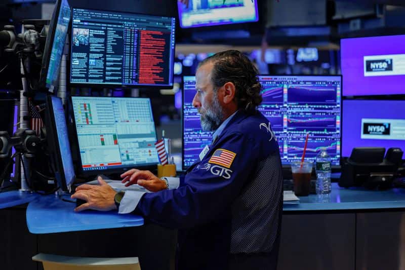 Wall Street shifts focus to healthcare stocks amid tech turbulence
