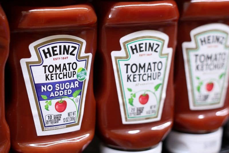 Kraft Heinz lowers annual sales and profit forecasts