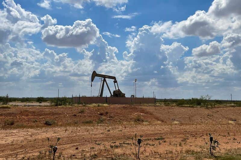 US oil and gas dealmaking falls 75% in Q2 amid price volatility