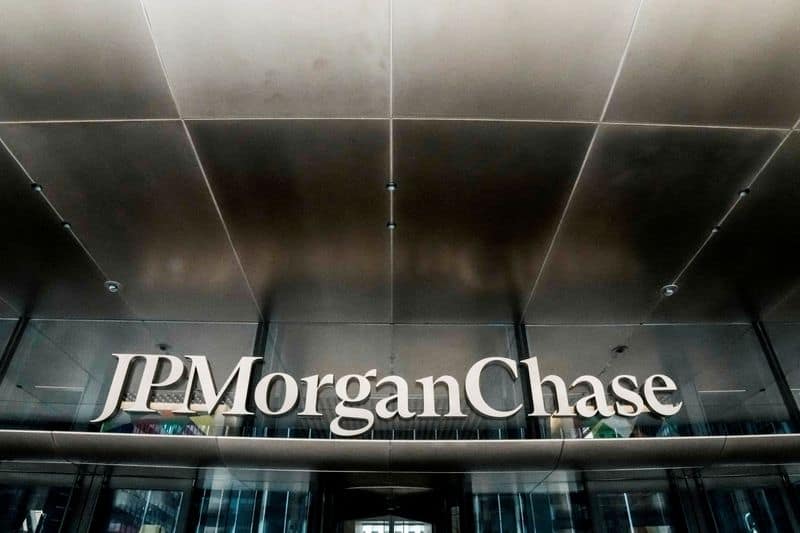 JPMorgan Chase hires Lissauer for activism defense