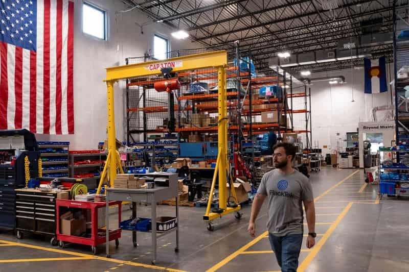 US workers' share of GDP skids to fresh record low