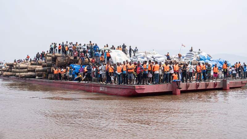 DR Congo river boat quarantined for Ebola after five deaths