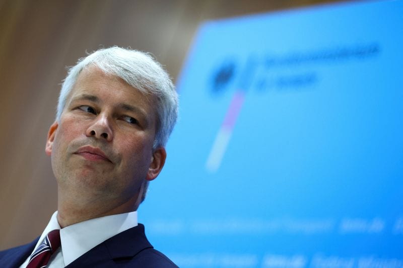 German minister seeks to link Deutsche Bahn executive bonuses to targets