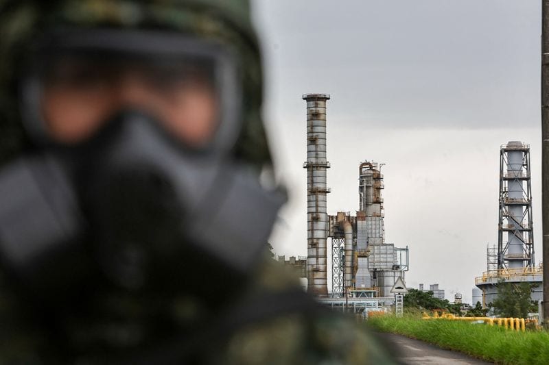 Taiwan simulates Chinese assault, to throttle mobile internet in war games