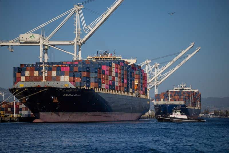 Trump extends Jones Act waiver with limitations