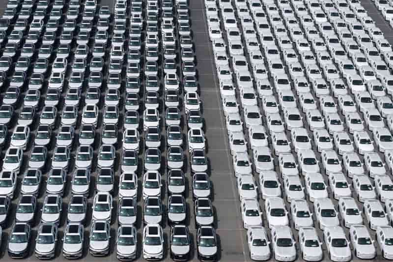 China car sales decline continues, exports surge