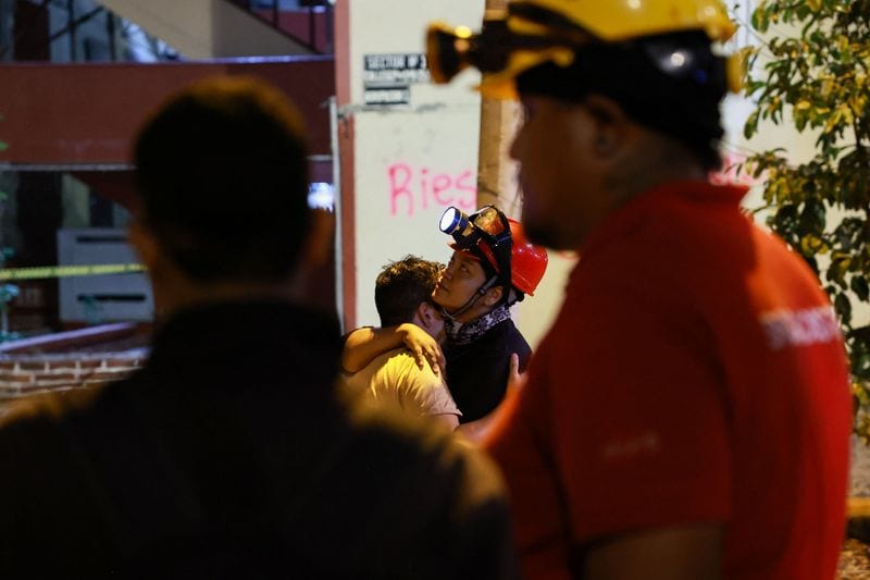Rescuers race to free survivor in Colombia quake zone