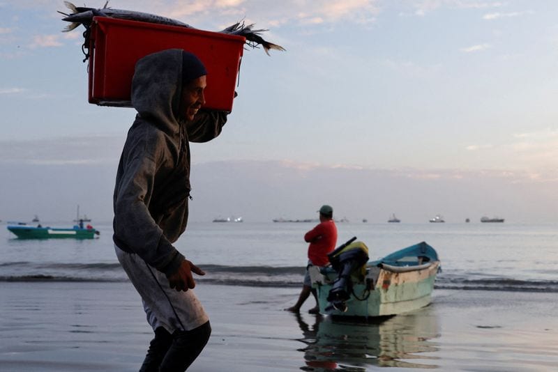 Ecuador fishermen caught between cartel threats and US airstrikes
