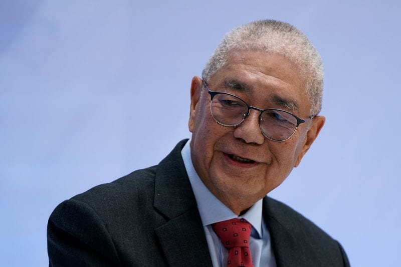 Philippine central bank sees gradual inflation easing, upside risks persist