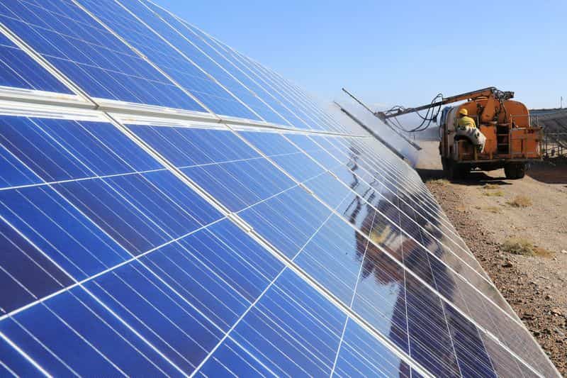 China Industrial Output Grew 4.5% in July, Retail Sales Up 0.6%