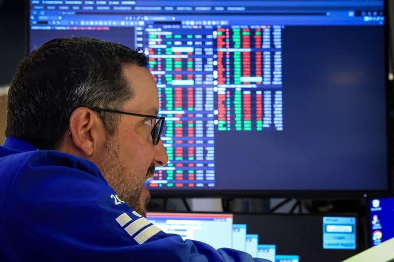 Bonds Slam Stocks as Yields Surge, Oil Hits 3-Week High