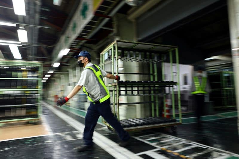 Japan Manufacturing Expands as Orders Rise Fastest Since 2018