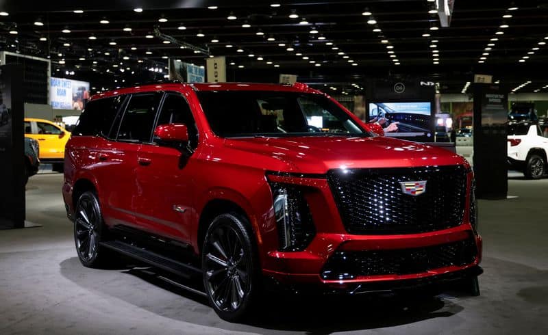 NHTSA probes nearly 1 million GM trucks, SUVs for engine failure