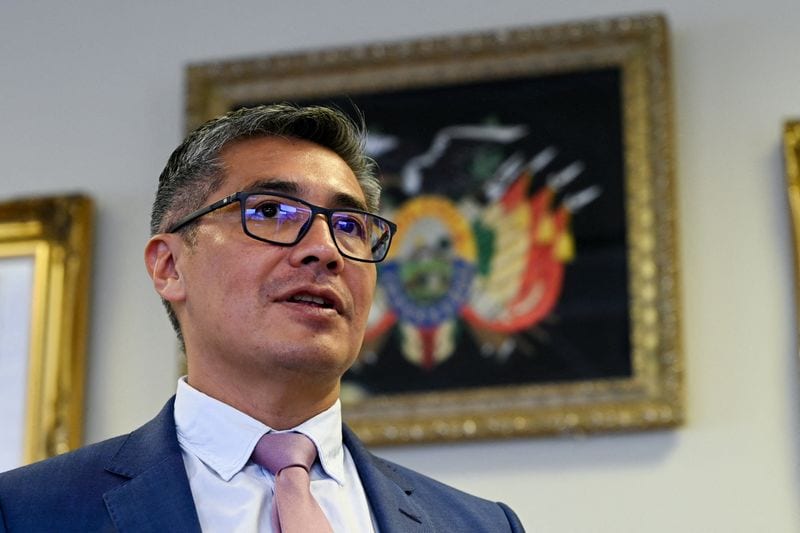 Bolivia replaces economy minister after lawmaker censure
