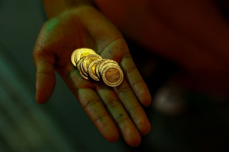 Mexico's 'Super Peso' Rally Faces Headwinds as Exporters Squeeze
