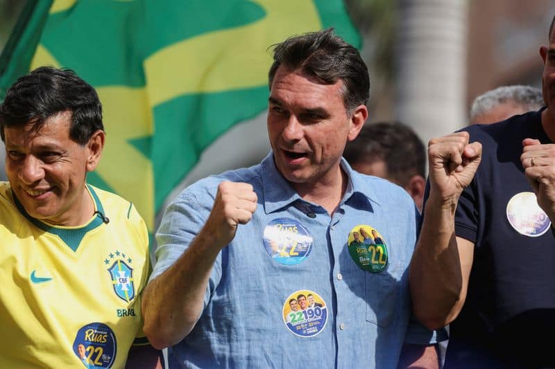 Flavio Bolsonaro would impose public debt ceiling if elected president, adviser says