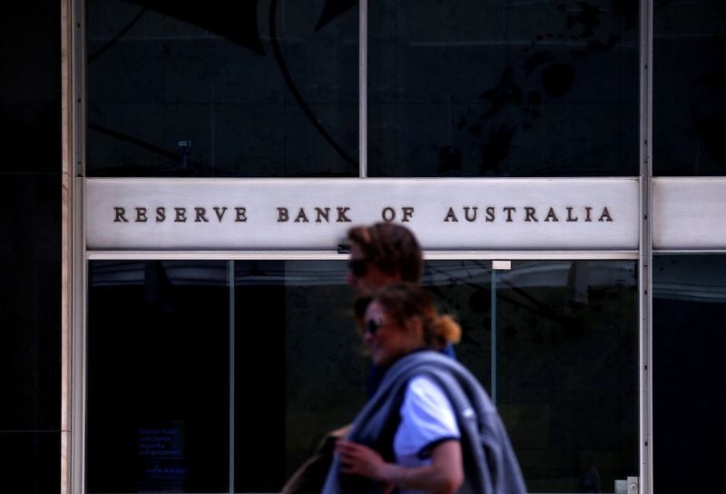 Australia inflation tops forecasts, adding to rate hike risks