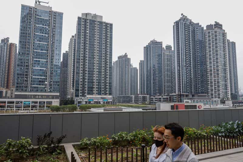 Hong Kong Home Prices Decline for First Time in 16 Months