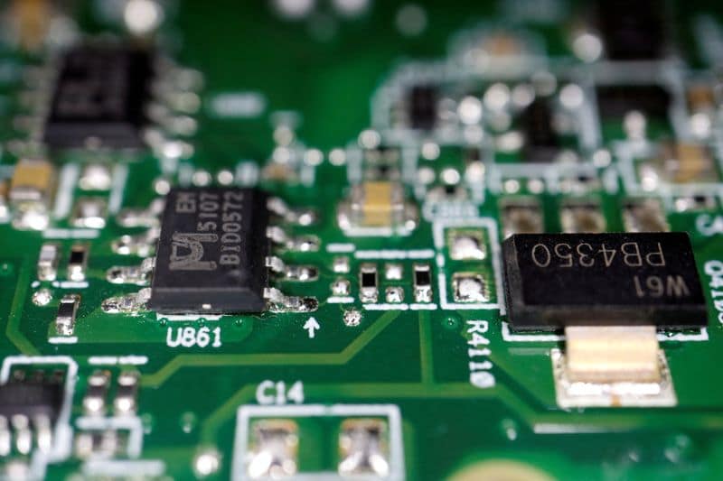 US weighs new tariffs on semiconductors and tech goods