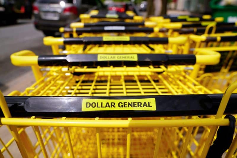 Dollar General raises annual comparable sales and profit forecasts