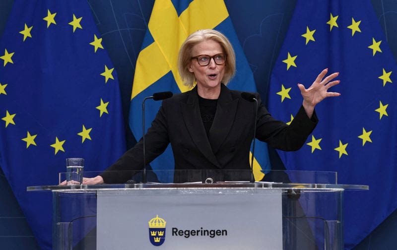 Sweden raises GDP forecast to 2.5% ahead of election