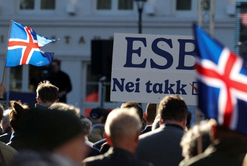 Icelandic voters narrowly oppose reopening EU membership talks