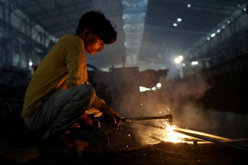 India's July industrial output growth slows to 6.7% y/y