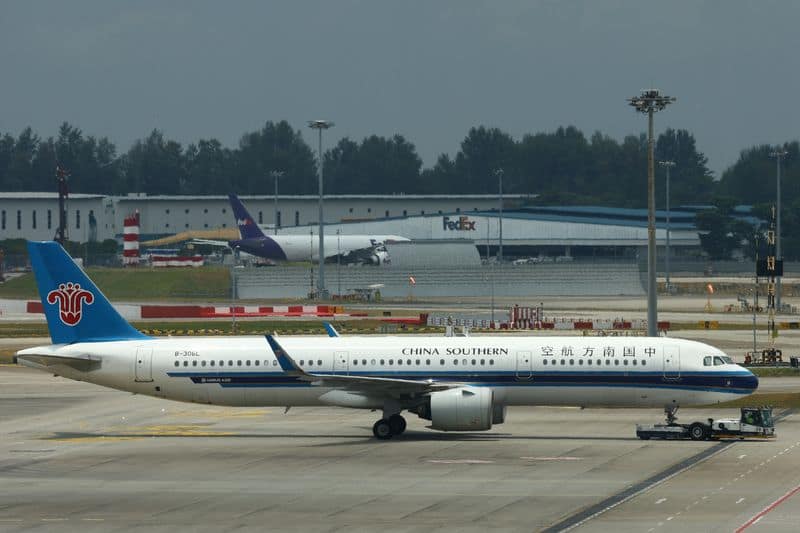 China's top airlines post heavy first-half losses on soaring fuel costs