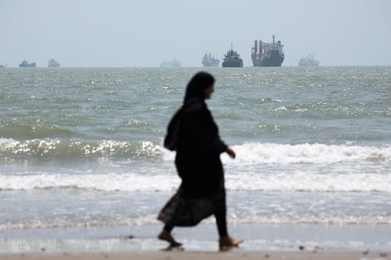 Oil Prices Fall as Iran Negotiation Hopes Return