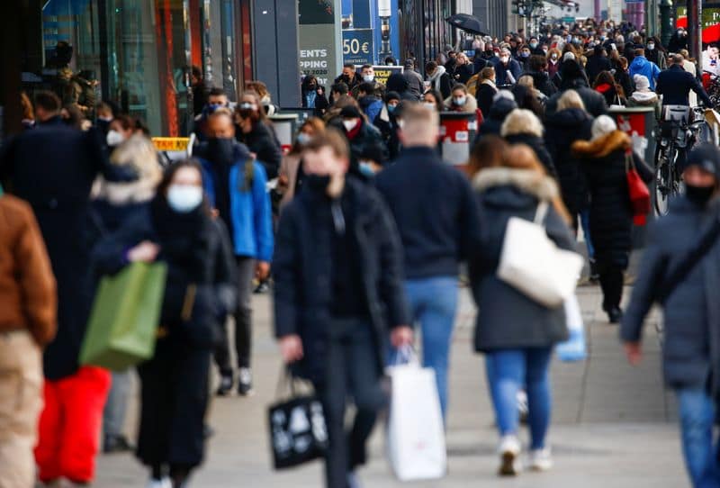 German retail sales fall 3.4% in July, missing expectations