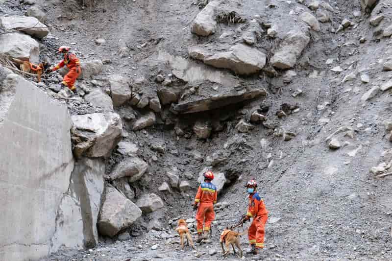 China flood rescue efforts hampered by relentless rain and river