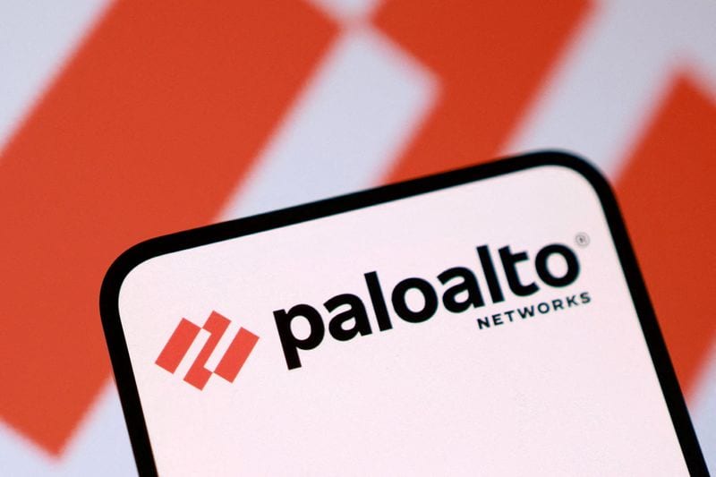 Palo Alto Networks beats earnings estimates, acquires AI platform Console