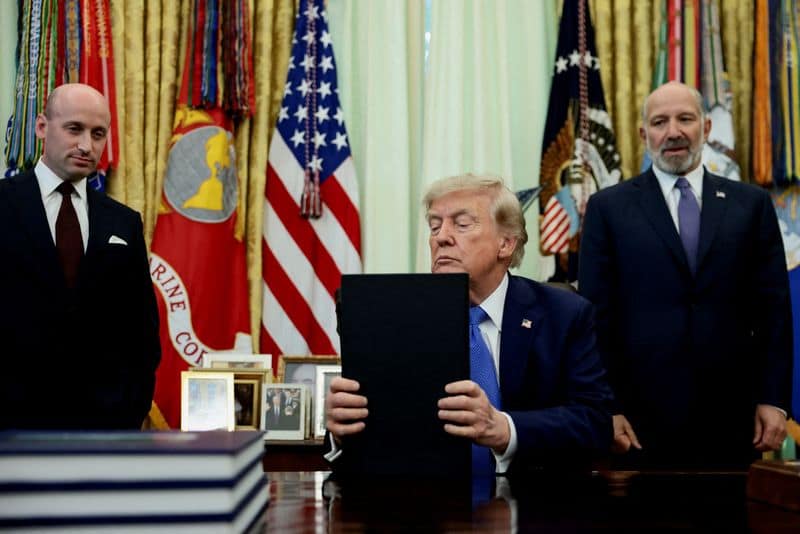 Trump birthright curbs may prompt US passport checks on parents