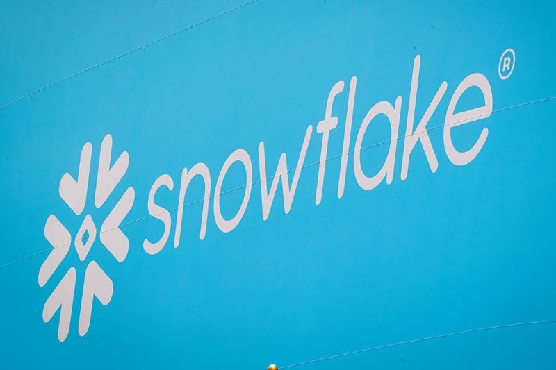 Snowflake Lifts Product Revenue Forecast on Cloud Data Platform Demand