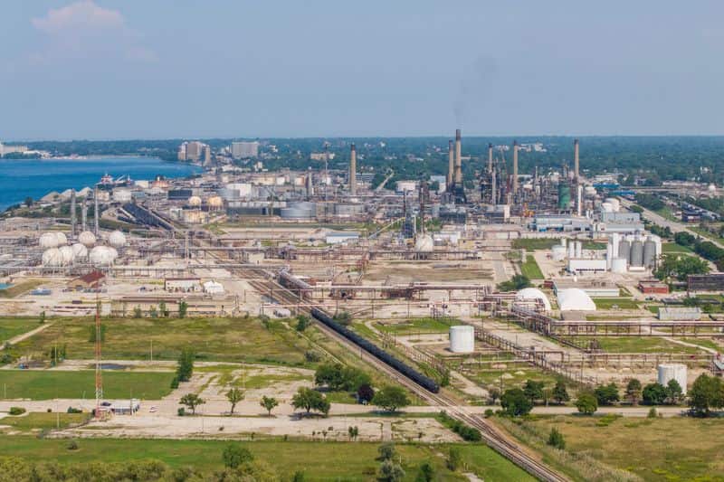 Oil prices dip amid uncertainty over U.S.-Iran strikes