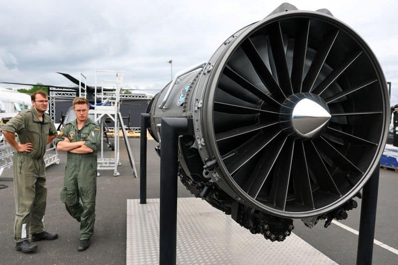 Azorra sees engine issues easing, strong demand for regional jets