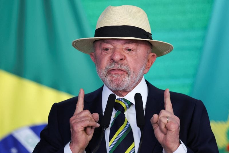 Lula's lead over Flavio Bolsonaro narrows in Brazil election poll
