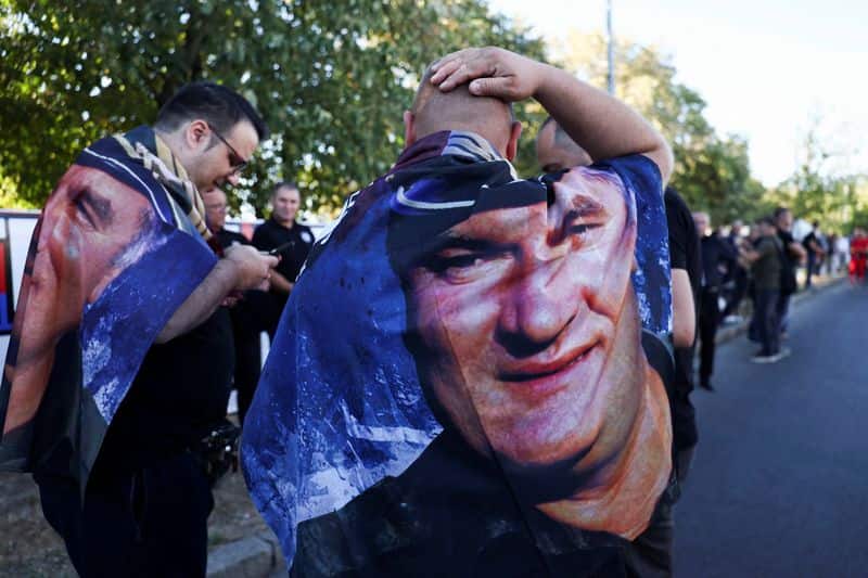 Thousands gather in Belgrade for funeral of convicted war criminal Ratko Mladic
