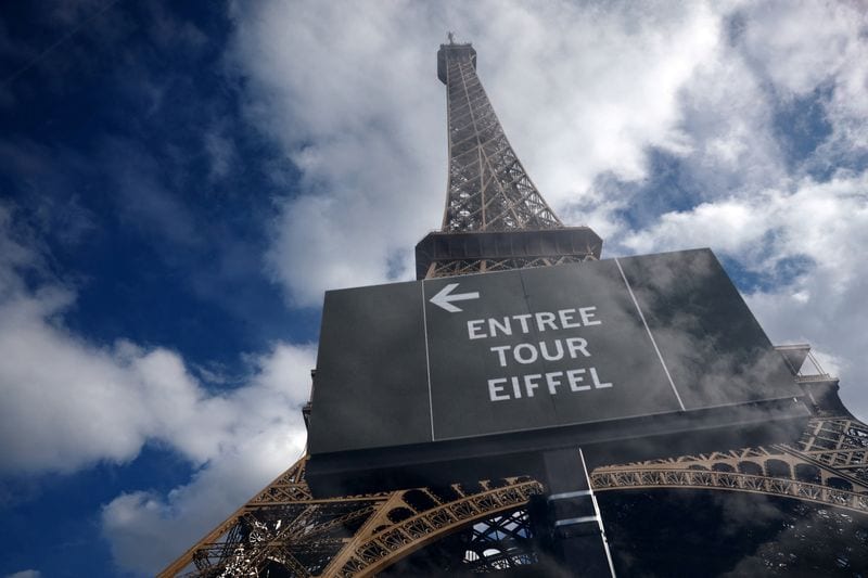 Paris investigates alleged discrimination against women at Eiffel Tower