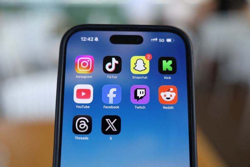 Macron urges EU ban on social media for under-15s
