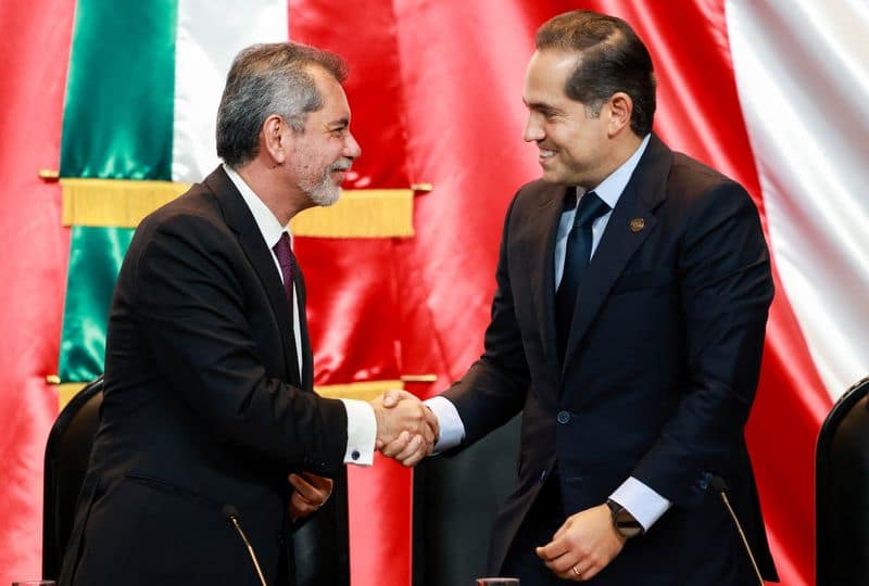 Mexico forecasts 1.5%-2.5% growth in 2027, narrower deficit