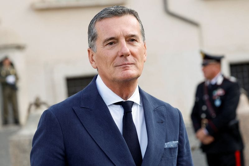 EssilorLuxottica Board Backs CEO Milleri Amid Heir's Criticism