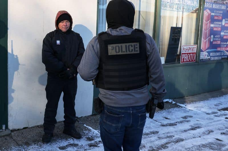 US extends temporary protected status for Salvadoran immigrants