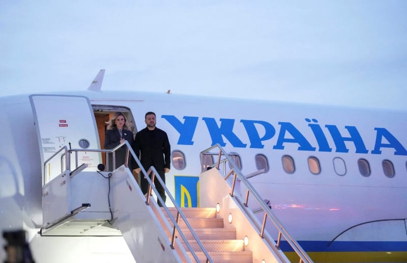 Zelenskiy visits Canada seeking air defense, winter aid